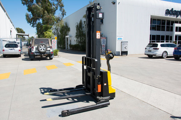 1.5 Tonne to 3.3m - Electric Straddle Walkie Stacker Forklift for Hire