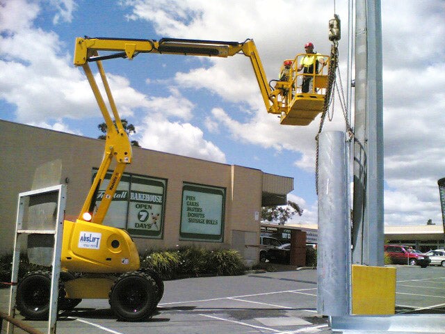 How Can a Cherry Picker be Used? | Auslift – Auslift Equipment