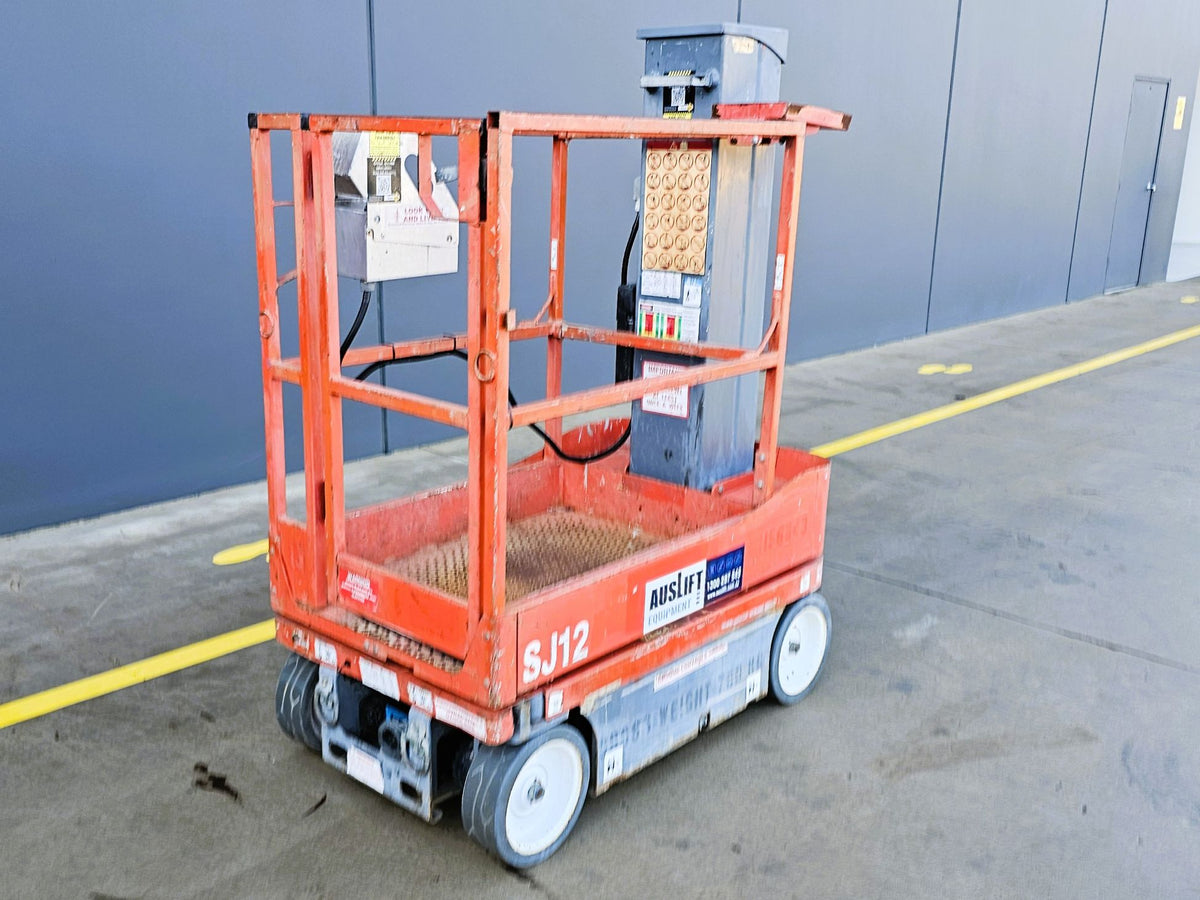 Used 2015 Skyjack SJ12 Vertical Mast Lift