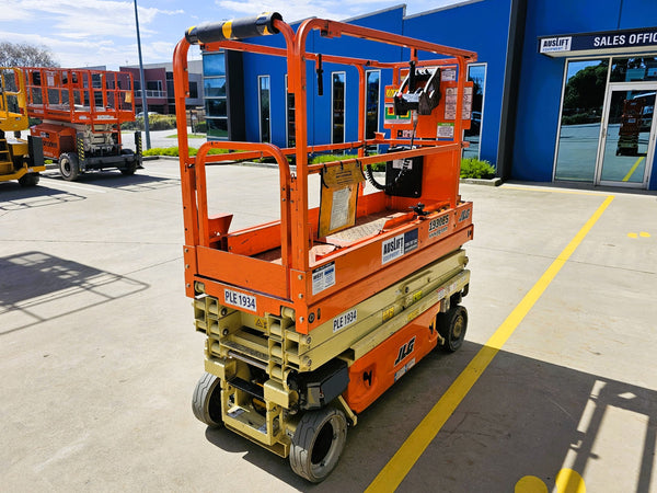 2016 JLG 1930ES - 19ft Electric Scissor Lift