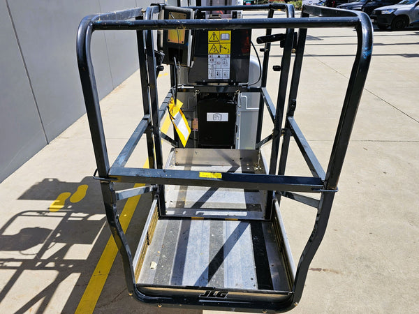 2014 JLG 20MVL 19ft Mobile Vertical Manlift