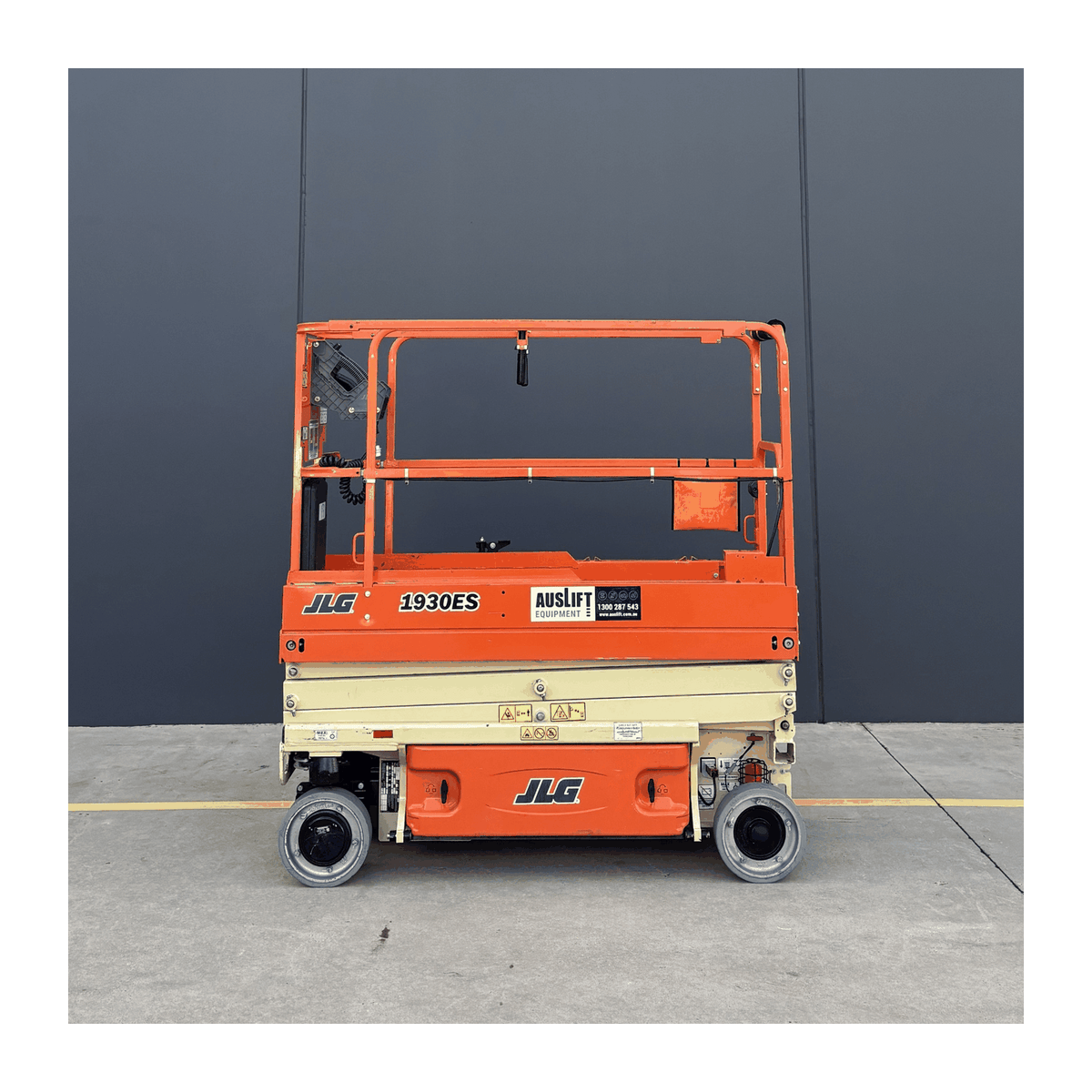 JLG 1930ES electric scissor lift (SN6420) side profile
