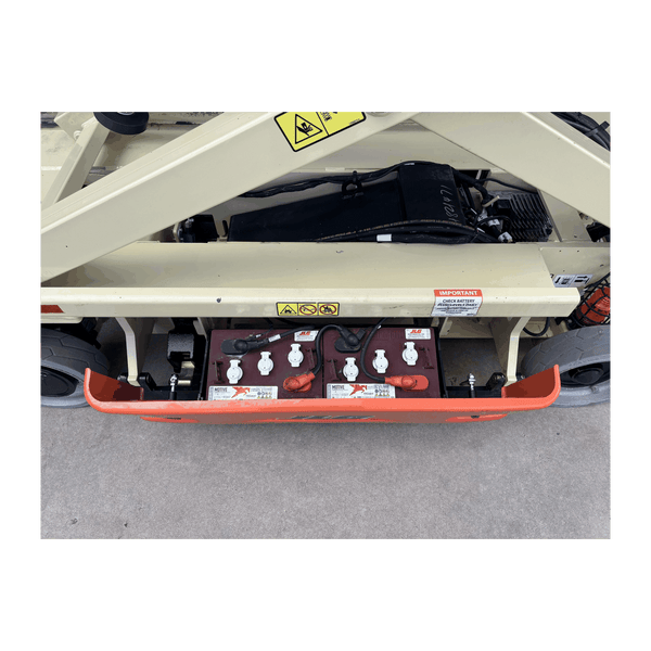 JLG 1930ES electric scissor lift (SN6420) left side battery compartment
