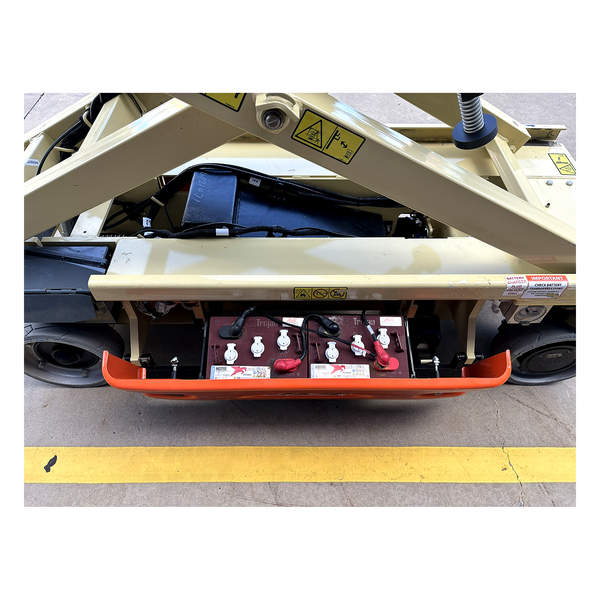 JLG 1930ES electric scissor lift (SN6420) right side battery compartment