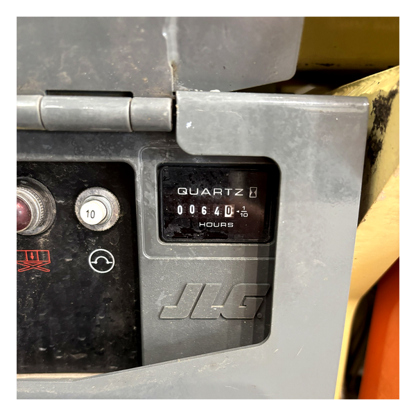 JLG 1930ES electric scissor lift (SN6420) lower control box hour meter 
