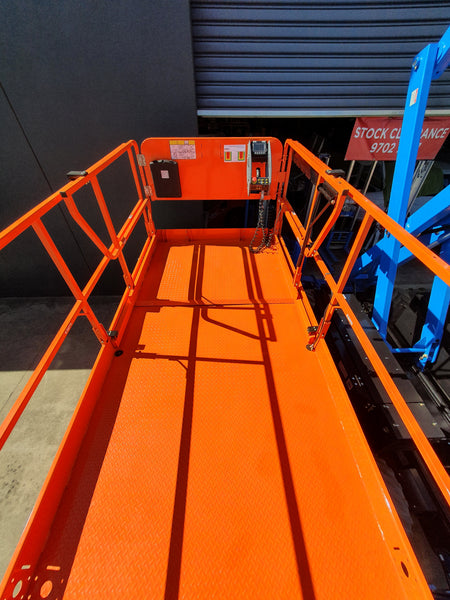 JLG 32ft RT Self Levelling Diesel Scissor Lift