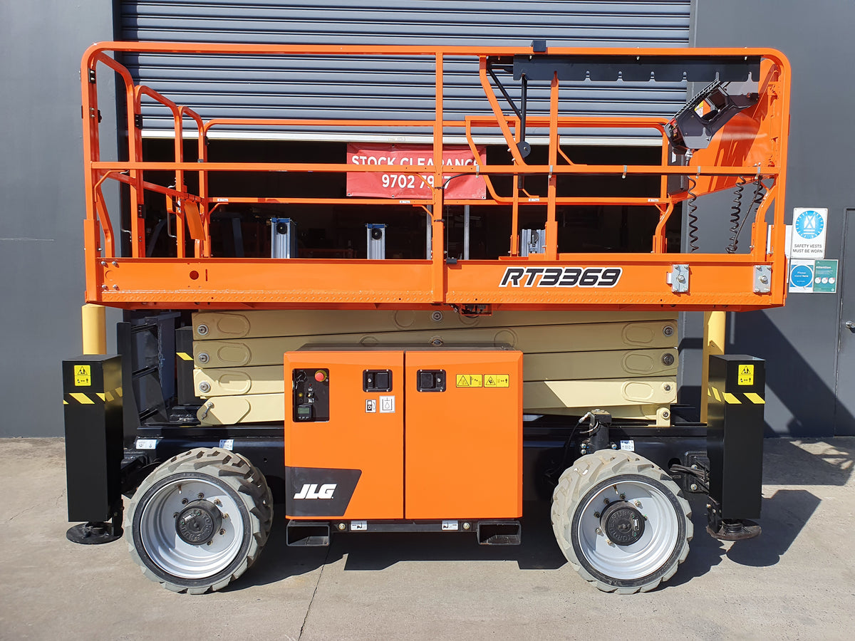 JLG RT3369 - 32ft RT Self Levelling Diesel Scissor Lift