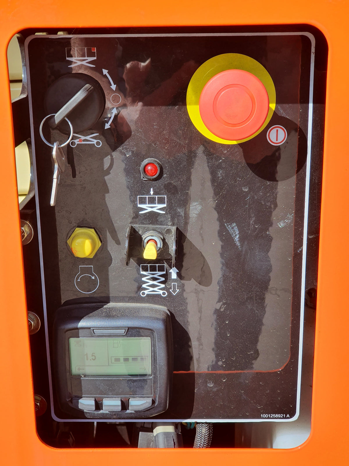 JLG RT3369 - 32ft RT Self Levelling Diesel Scissor Lift
