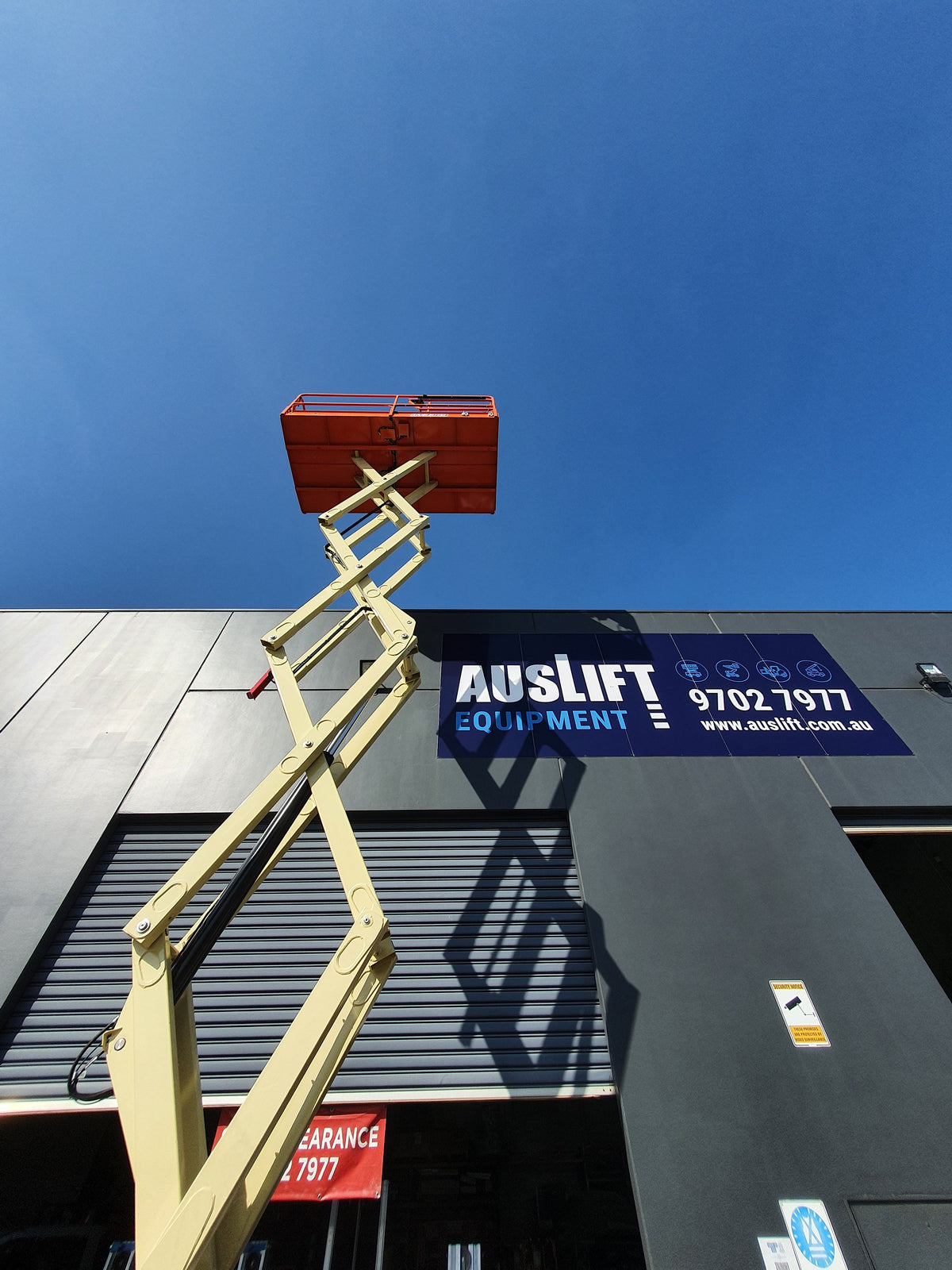 JLG RT3369 - 32ft RT Self Levelling Diesel Scissor Lift