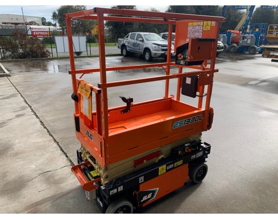 JLG ES1330L 13ft Electric Scissor Lift